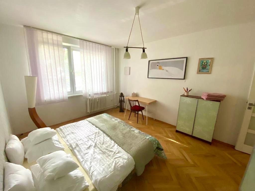 2,5 Izbovy Apartman V Ruzinove S Parkovanim Zdarma 브라티슬라바 외부 사진